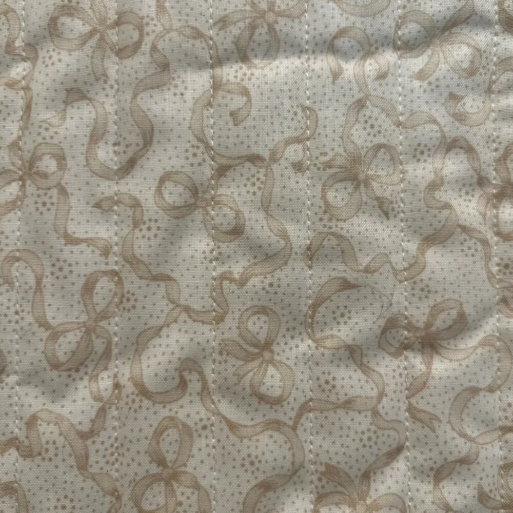 Bags & Baggage Full Zip Ladies Garment Travel Bag Ribbon Print Cream Cottagecore